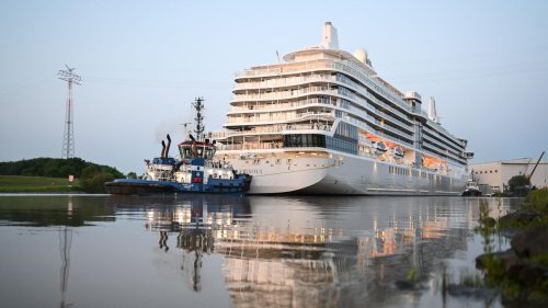 Tourismus: Kreuzfahrtschiff "Silver Nova" kommt auf der Nordsee an