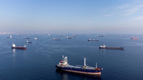 Türkische Gewässer: Preisdeckel auf russisches Öl führt zu Tankerstau