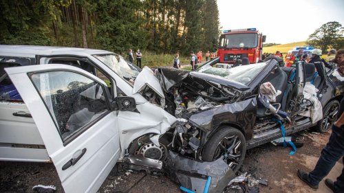 Unfall: Ein Toter, neun Schwerverletzte - Testfahrzeug beteiligt