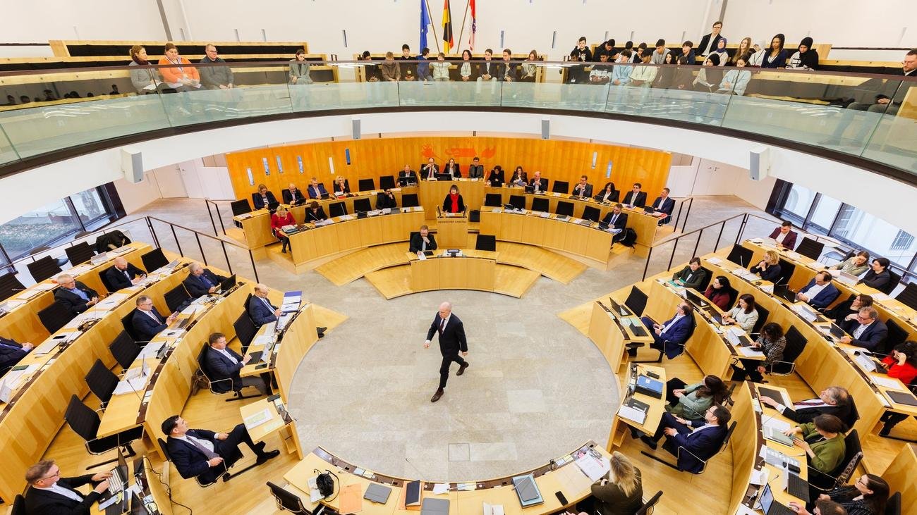 Hochschulen: Landtag beschließt Bachelorabschluss für Jurastudium