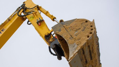 Ungewöhnlicher Kriminalfall: Unbekannte stehlen Baggerschaufeln in Löbau
