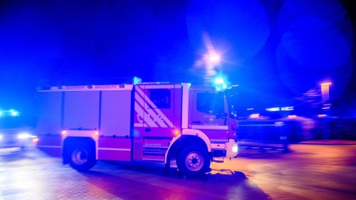 Brände: Scheunenbrand greift auf Wohnhäuser über