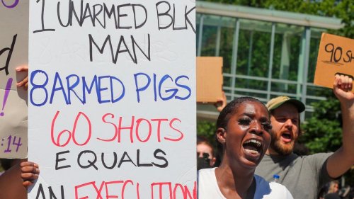 Polizeigewalt : US-Beamte feuern Dutzende Male auf unbewaffneten Schwarzen