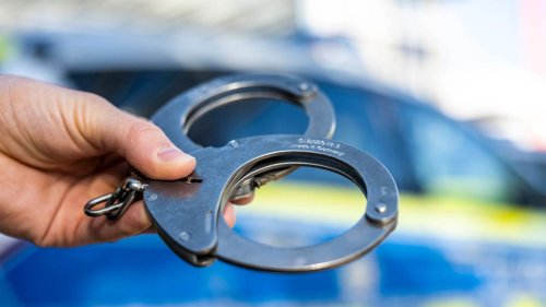 Kriminalität: Selbstgebaute Sprengvorrichtung - Verdächtiger in Haft
