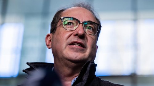 Eilmeldung 10:36 Uhr CSU: Dobrindt soll Innenminister werden, Bär Forschungsministerin