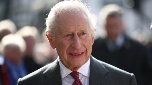Britische Royals: Nebenwirkung von Krebstherapie: Charles kurzzeitig in Klinik