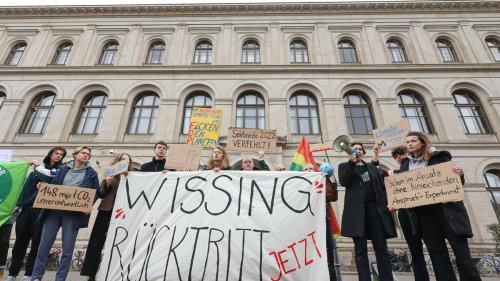 Klimaaktivisten: Fridays for Future demonstriert gegen Koalitionsbeschlüsse