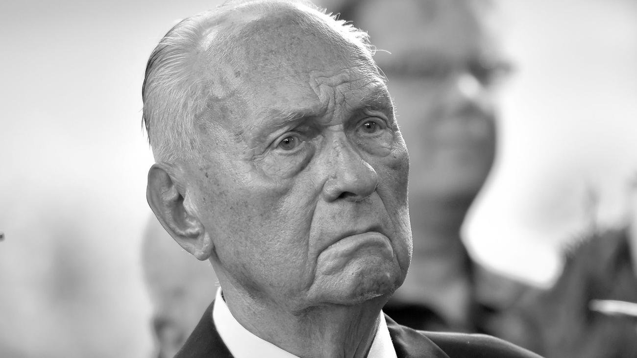 Nach schwerer Krankheit: Früherer DDR-Vizeminister Streletz mit 98 Jahren gestorben