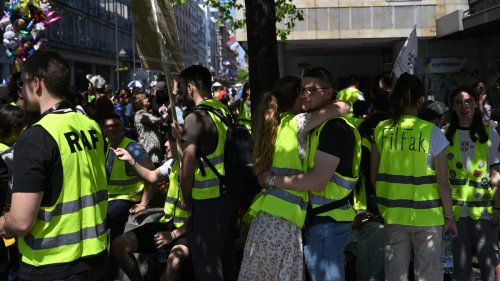 Serbien: Erste gemeinsame Großdemonstration von Studenten und Gewerkschaften