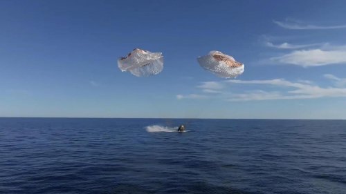 Weltall: Raumkapsel mit gestrandeten Astronauten von ISS zur Erde zurückgekehrt