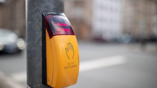 Unfall: Bei Rot losgelaufen: Mädchen in Greifswald von Auto erfasst