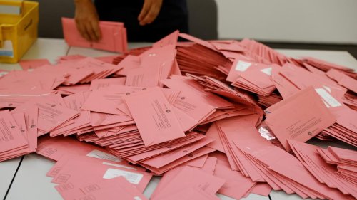 Bundestagsverkleinerung: Frank-Walter Steinmeier unterzeichnet umstrittene Wahlrechtsreform