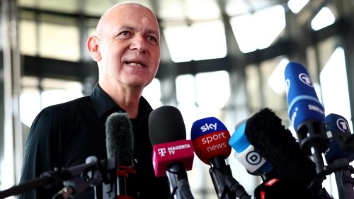 Bernd Neuendorf: DFB-Präsident will nach WM-Aus keine Jobgarantie für Flick abgeben