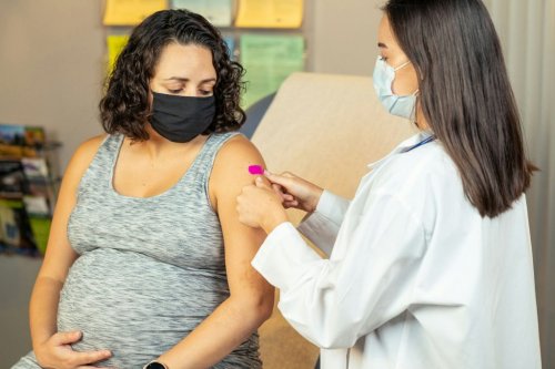 New Research Suggests COVID-19 Vaccination In Mothers Reduces Infant Mortality And Complications