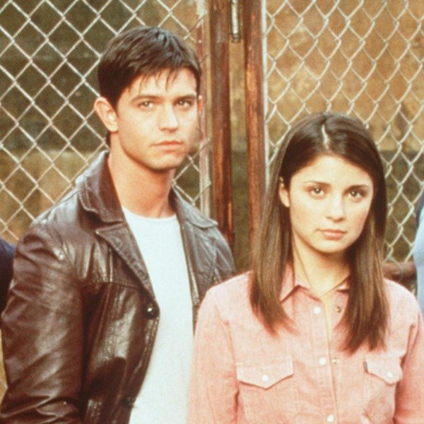 What The Cast Of Roswell Looks Like Now | Flipboard