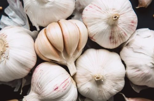 This Is What Happens When You Eat Garlic Every Day
