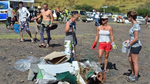 Lutte contre la pollution : Opération « 100 km de littoral propre à La Réunion »
