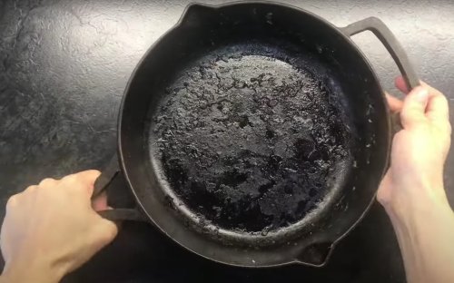 "Рецепт" блискучої сковорідки: як врятувати посуд, що пригорів, без застосування побутової хімії