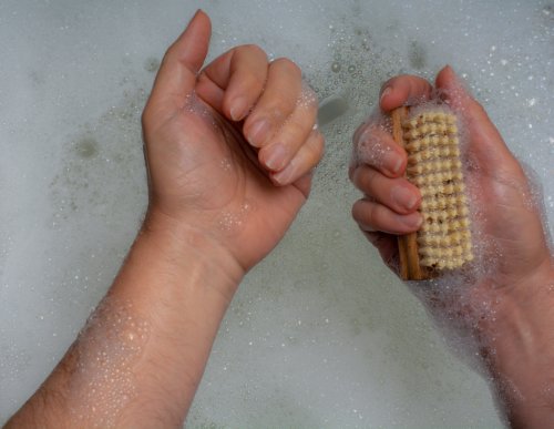 10 Best Nail Brushes + How to Use Them