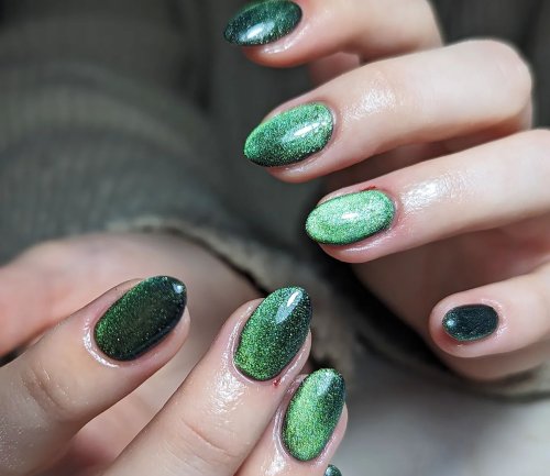 29 Trending Velvet Nails Designs + How to Do