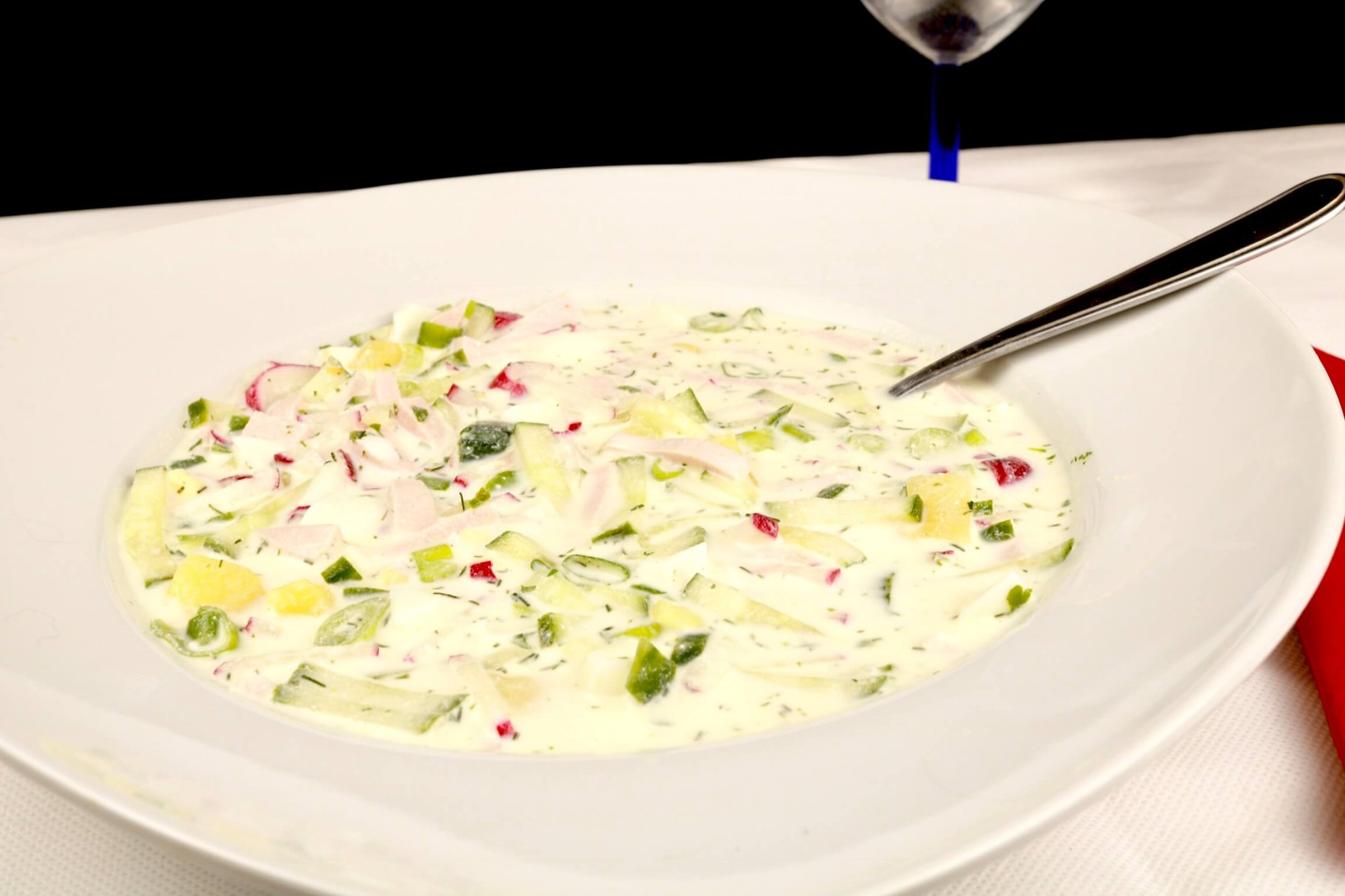 Okroschka eine kalte russische Suppe